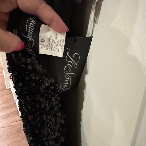La Femme illusion Inset black sequin dress size 0. New with tags. Never worn. - Picture 3 of 6